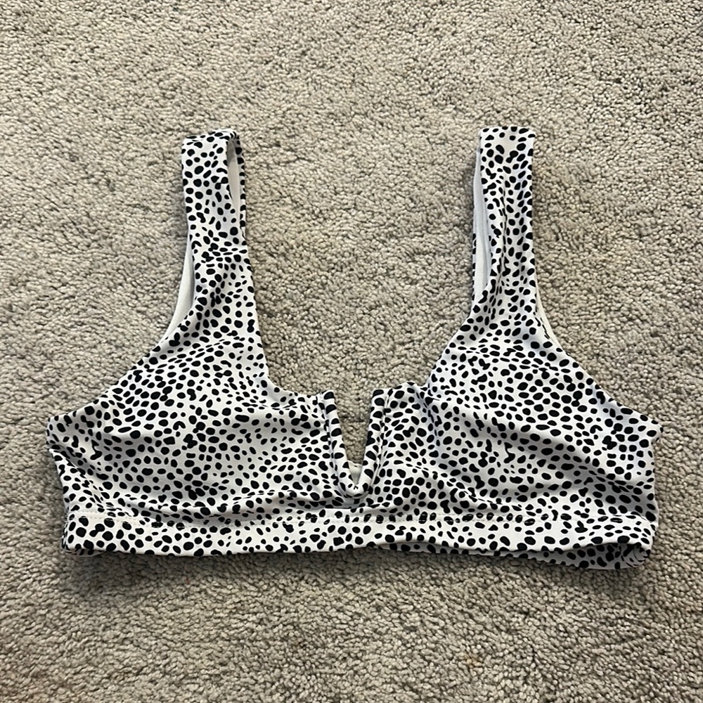 Black and white spotted swimsuit top